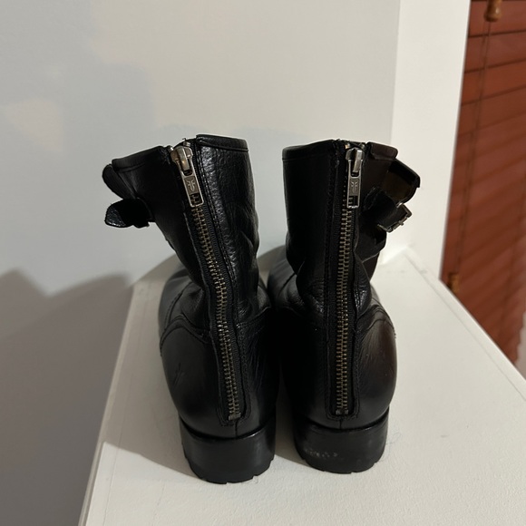 Short black soft leather Frye boots - Picture 5 of 7